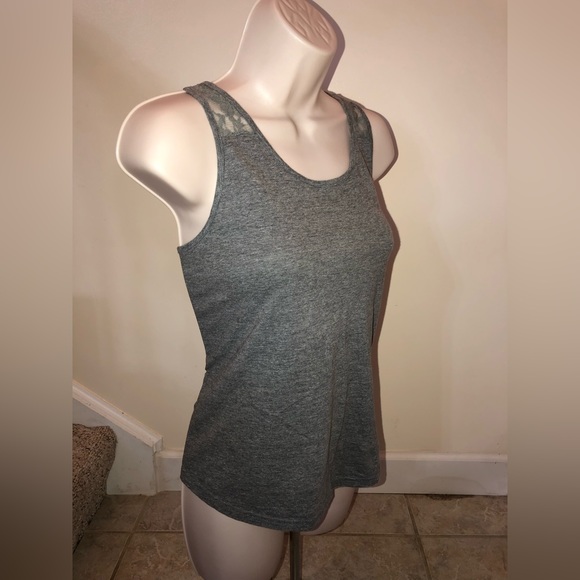 Gray top from I’m in love with DEREK in a size large - Picture 7 of 13